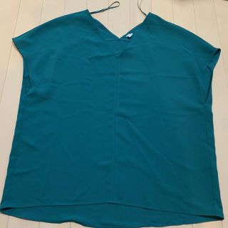 ユニクロ(UNIQLO)のUNIQLO Ｖネックカットソー　Ｌ(カットソー(半袖/袖なし))