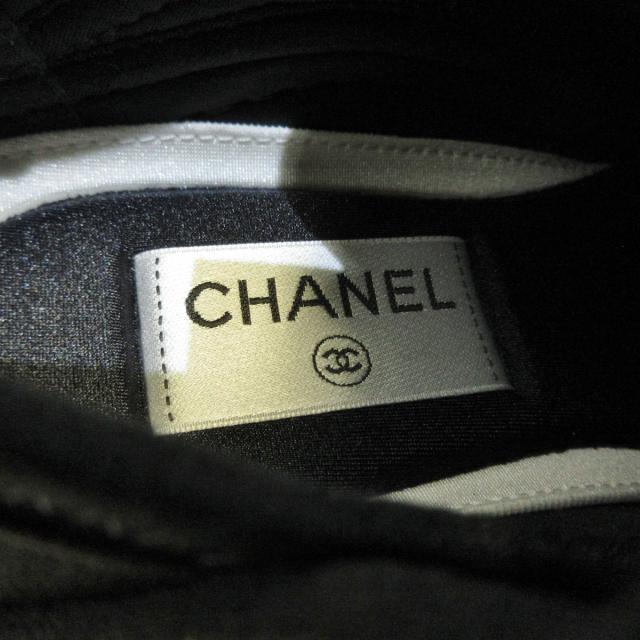 CHANEL(シャネル)のシャネル スニーカー 35 レディース - 黒 レディースの靴/シューズ(スニーカー)の商品写真