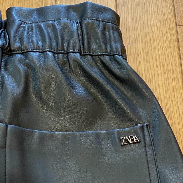 ZARA(ザラ)のZARA　レザーバギーパンツ レディースのパンツ(バギーパンツ)の商品写真