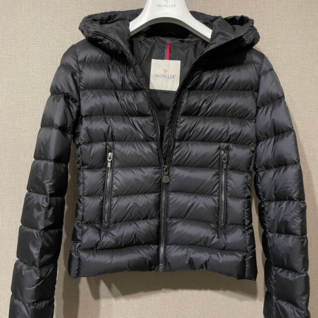 MONCLER(モンクレール)の＿pinky＿様専用 レディースのジャケット/アウター(ダウンジャケット)の商品写真