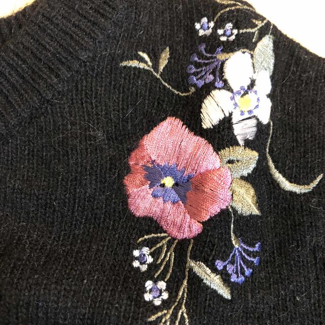 Lily Brown - Lily Brownの花柄刺繍ニットの通販 by ちまちゃん's shop ...