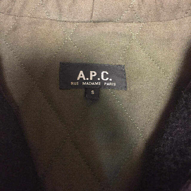 A.P.C(アーペーセー)のmogさま A.P.C. フード付ポンチョ濃紺 レディースのジャケット/アウター(ポンチョ)の商品写真