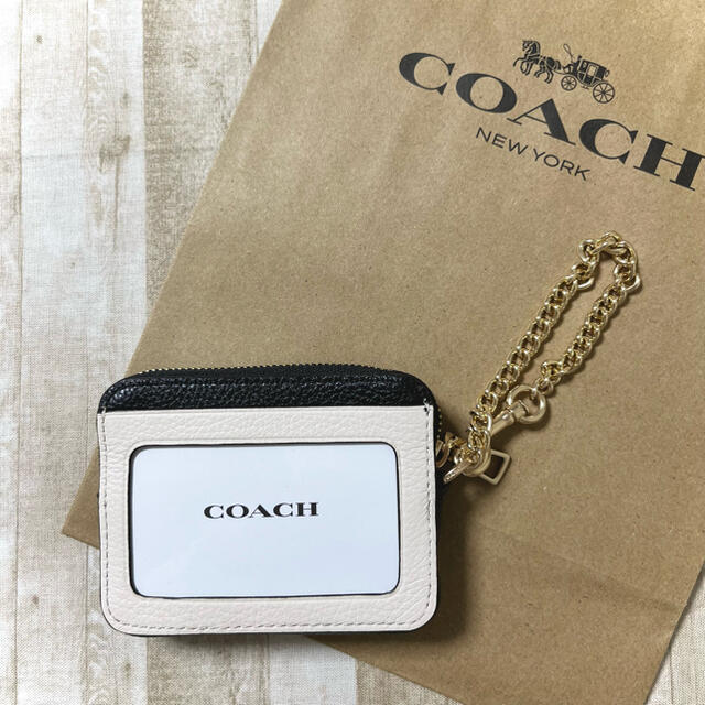 COACH(コーチ)の新品未使用 コーチ ベージュ ブラック チェーン ロゴ カード・コインケース レディースのファッション小物(コインケース)の商品写真