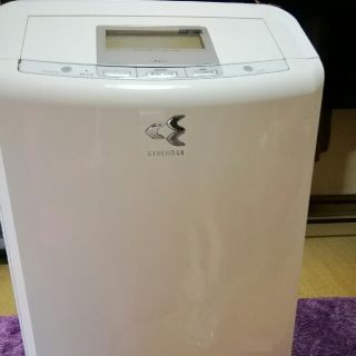 ダイキン(DAIKIN)の最上プレミアクラス！クリアフォースZ(空気清浄器)