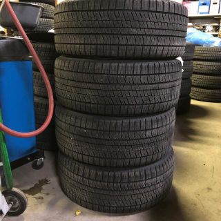 ブリヂストン(BRIDGESTONE)の『トラキチさん専用』ブリヂストン　BLIZZAK VRX2 245/50R18 (タイヤ)