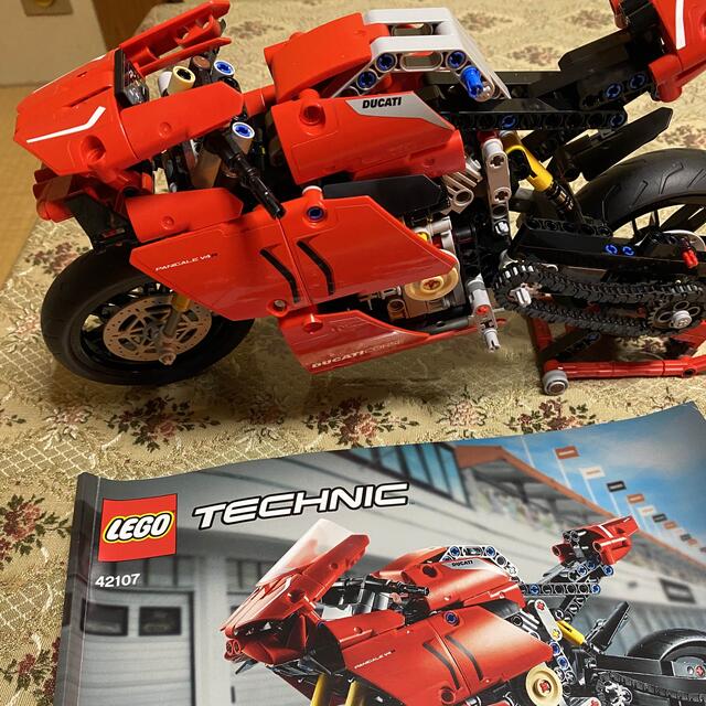 Lego(レゴ)のドゥカティ パニガーレ V4 R モーターバイク コレクティブル・スーパーバイク エンタメ/ホビーのおもちゃ/ぬいぐるみ(模型/プラモデル)の商品写真