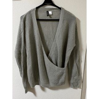 エイチアンドエム(H&M)の値下げ！グレー　ニット フロントクロス　カーディガン(ニット/セーター)