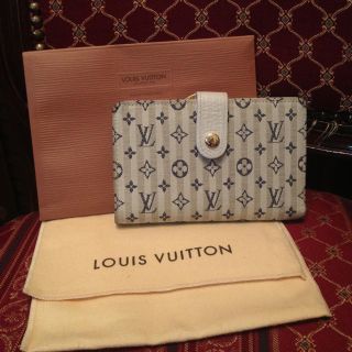 ルイヴィトン(LOUIS VUITTON)のLV♡折財布(財布)