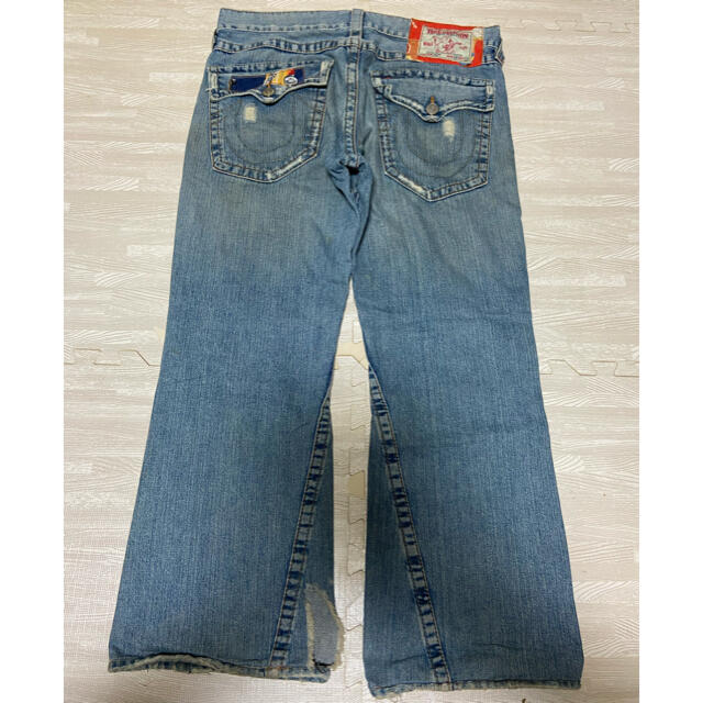 True Religion(トゥルーレリジョン)のTRUE RELIGION ダメージデニム リメイク　ジーンズ　パンツ レディースのパンツ(デニム/ジーンズ)の商品写真