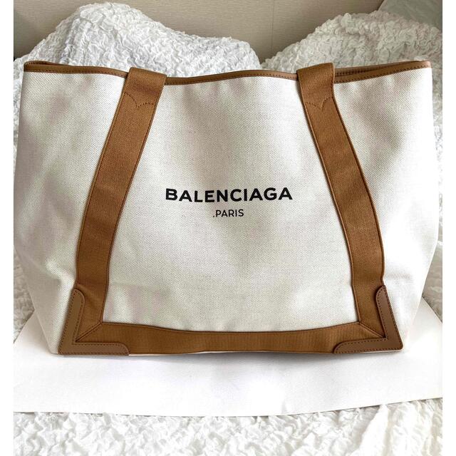 BALENCIAGA BAG(バレンシアガバッグ)の【限定・美品】バレンシアガ　ネイビーMトートバッグ レディースのバッグ(トートバッグ)の商品写真