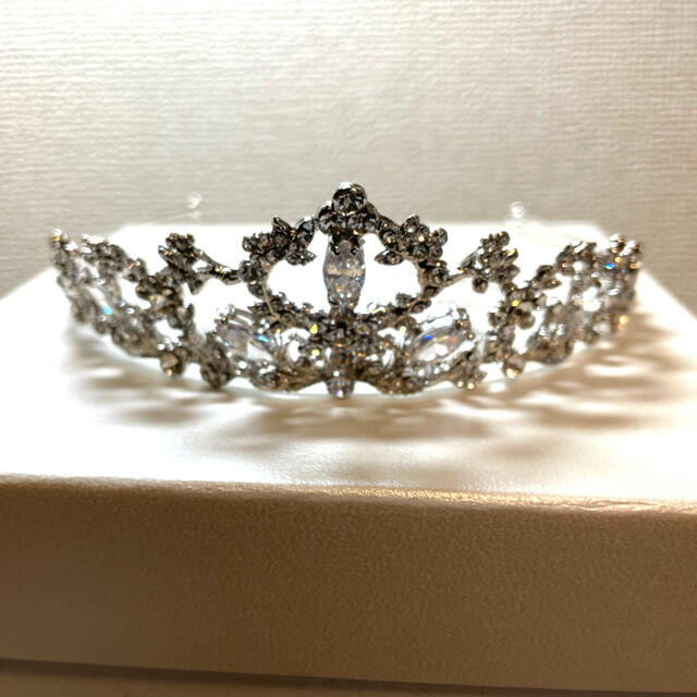 ウェディング　ティアラ　LoveTiara ラブティアラ　グレースティアラ