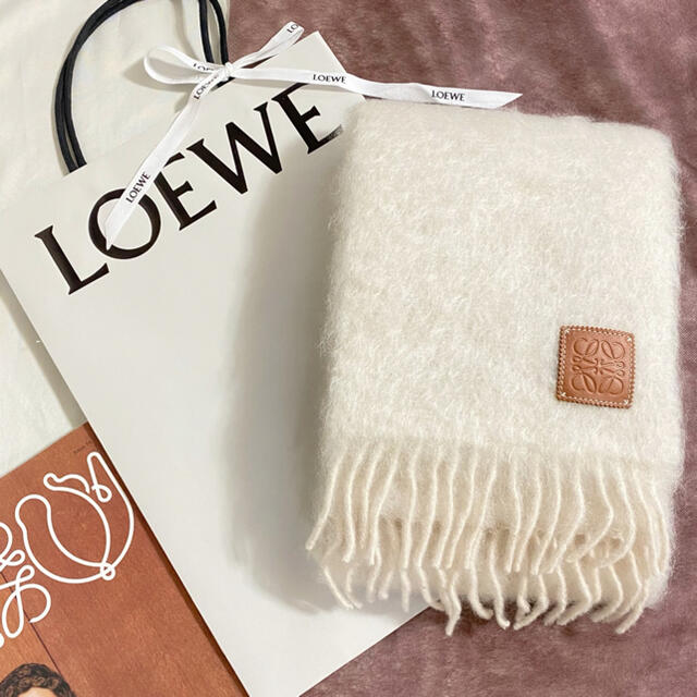 人気の贈り物が LOEWE - 大人気☆LOEWE☆ロエベモヘアスカーフ