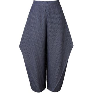 冬セール！ PLEATS PLEASE 黒 パンツ 厚地 ストレートワイド www