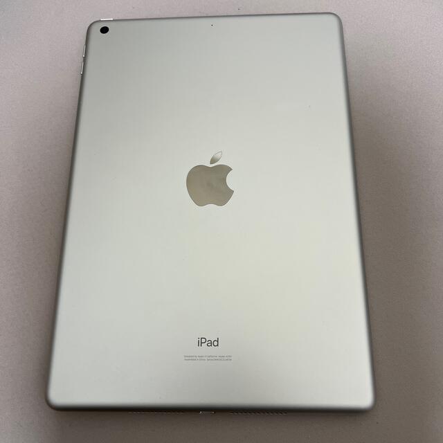 iPad シルバー WiFiモデルの通販 by まさ's shop｜アイパッドならラクマ - ipad 第7世代 32GB 超歓迎特価