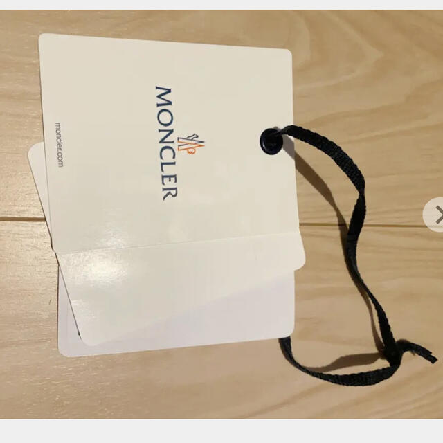 MONCLER(モンクレール)のMONCLER ニット　ホワイト レディースのトップス(ニット/セーター)の商品写真