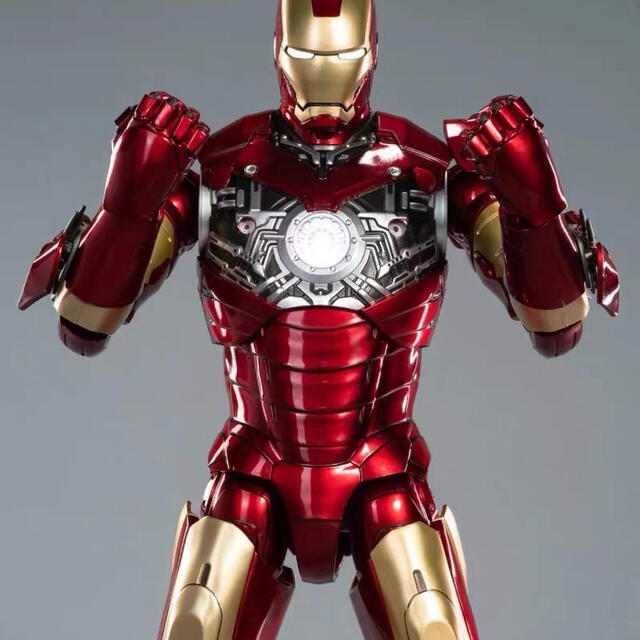 ZDTOYS 中動玩具 可動フィギュアーツ アイアンマンマーク3 発光版の