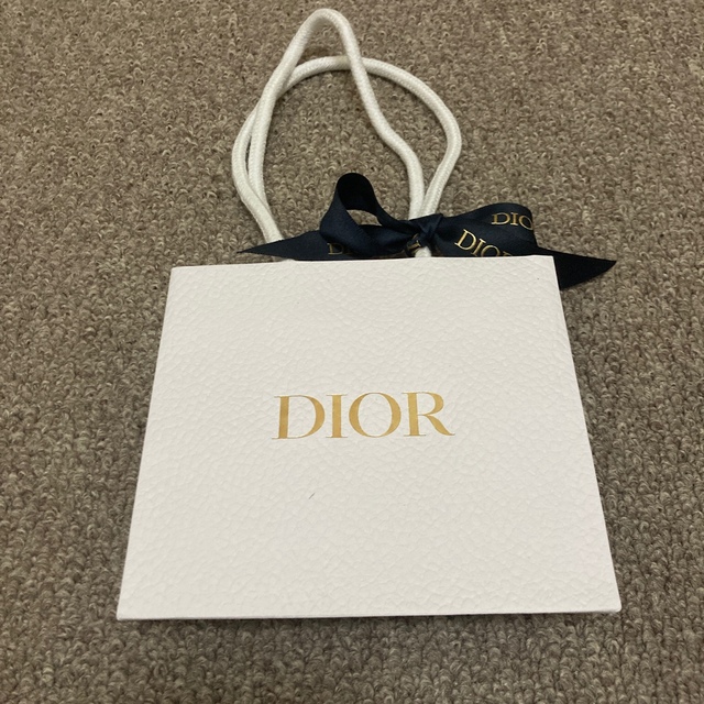 Dior(ディオール)のDior巾着、美容液セット エンタメ/ホビーのコレクション(ノベルティグッズ)の商品写真