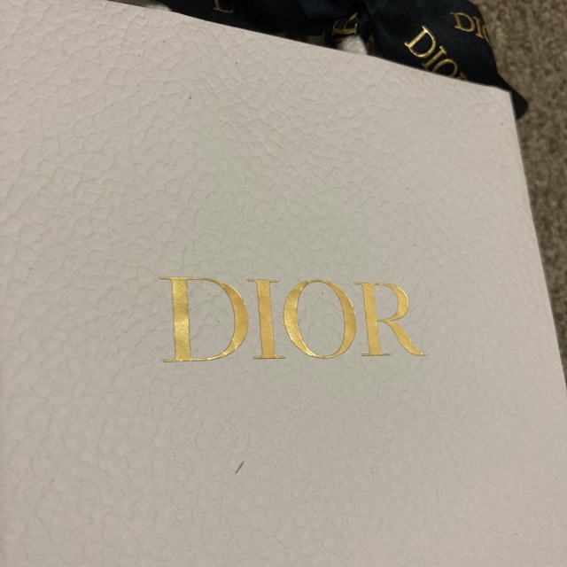 Dior(ディオール)のDior巾着、美容液セット エンタメ/ホビーのコレクション(ノベルティグッズ)の商品写真