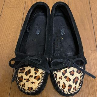 ミネトンカ(Minnetonka)のミネトンカ　モカシン　ブラック　レオパード(スリッポン/モカシン)