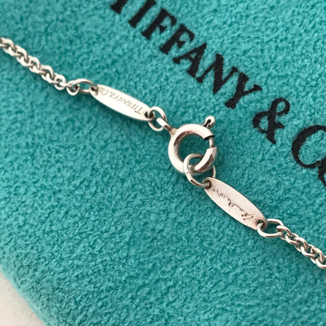 Tiffany\u0026Co ティファニー ラージ レター イニシャル V ネックレス