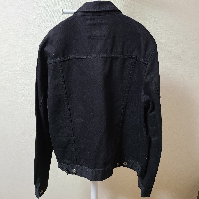 FOREVER 21(フォーエバートゥエンティーワン)の新品タグ付き 黒デニムジャケット メンズのジャケット/アウター(Gジャン/デニムジャケット)の商品写真