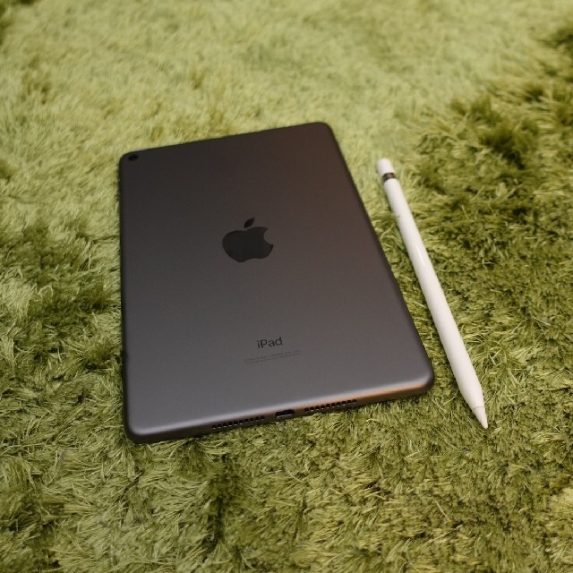 Apple(アップル)のiPad mini5 Wi-Fi版 64GB（Apple Pencil付き ） スマホ/家電/カメラのPC/タブレット(タブレット)の商品写真
