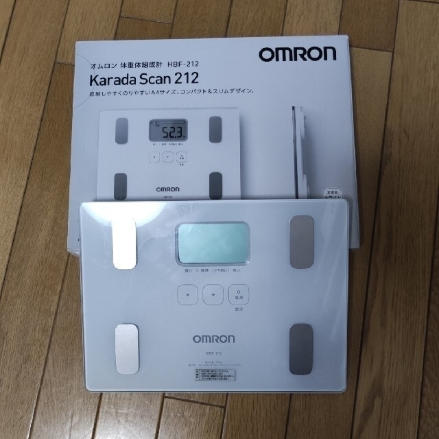 OMRON(オムロン)のOMRON体重計 スマホ/家電/カメラの美容/健康(体重計/体脂肪計)の商品写真