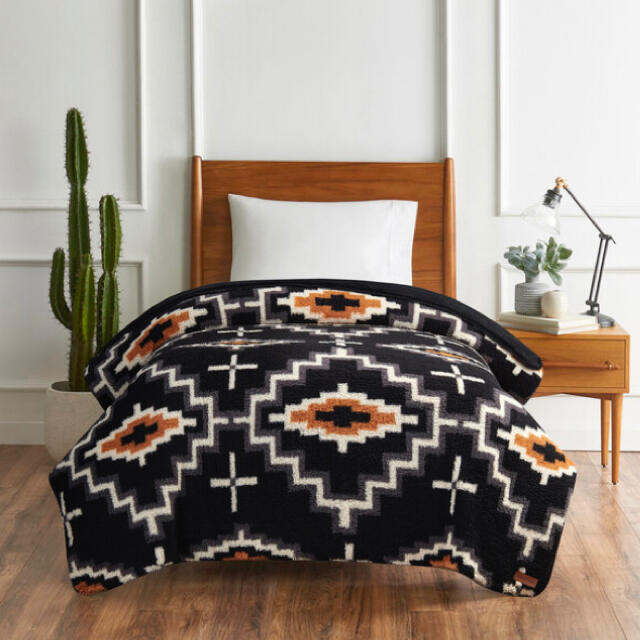 PENDLETON(ペンドルトン)の【新品未使用】ペンドルトン　PENDLETON ブランケット　ツインサイズ スポーツ/アウトドアのアウトドア(寝袋/寝具)の商品写真