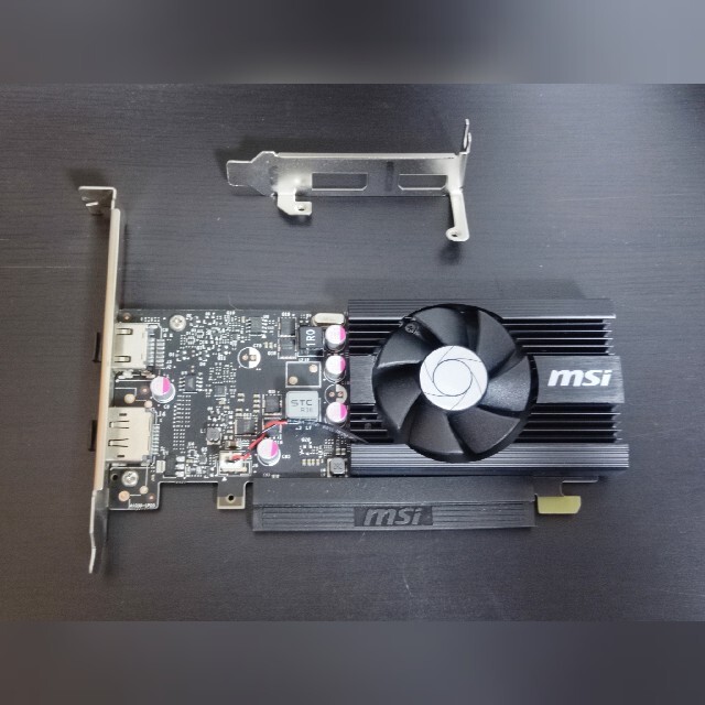 MSI GEFORCE GT 1030 2G LP OC グラボ スマホ/家電/カメラのPC/タブレット(PC周辺機器)の商品写真