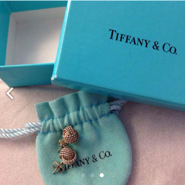 Tiffany & Co.(ティファニー)のティファニー ツイストノットピアス レディースのアクセサリー(ピアス)の商品写真
