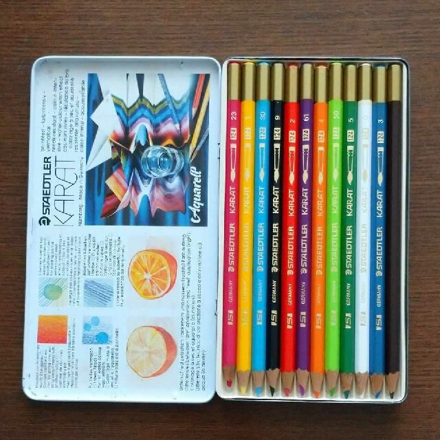 色えんぴつ　12色 エンタメ/ホビーのアート用品(色鉛筆)の商品写真