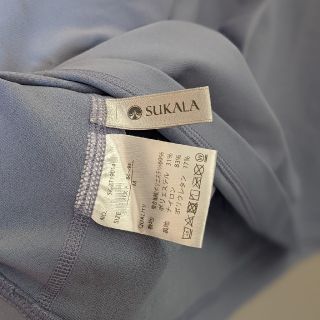 スカーラ SuKALA カラータンクトップ ホットヨガ ヨガウェアの通販 by
