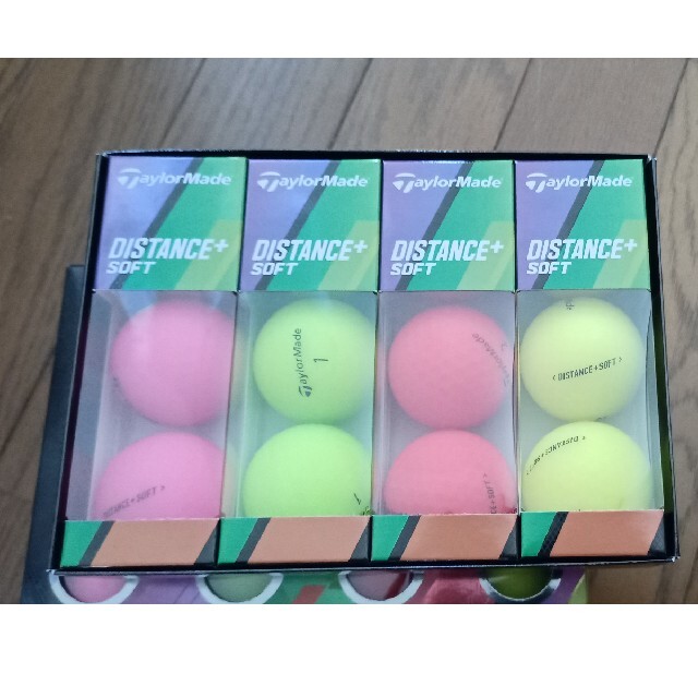 TaylorMade(テーラーメイド)のテーラーメイド DISTANCE+SOFT マルチカラー 3ダース スポーツ/アウトドアのゴルフ(その他)の商品写真