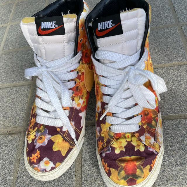 NIKE BLAZER MID VINTAGE FLORAL NYC