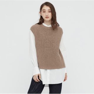 ユニクロ(UNIQLO)の【新品】ユニクロ サイドスリットベスト ブラウン M(ベスト/ジレ)