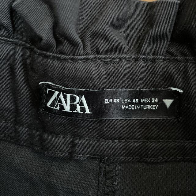 ZARA(ザラ)のZARA ザラ　ブラックカーゴパンツ　サイズXS レディースのパンツ(カジュアルパンツ)の商品写真