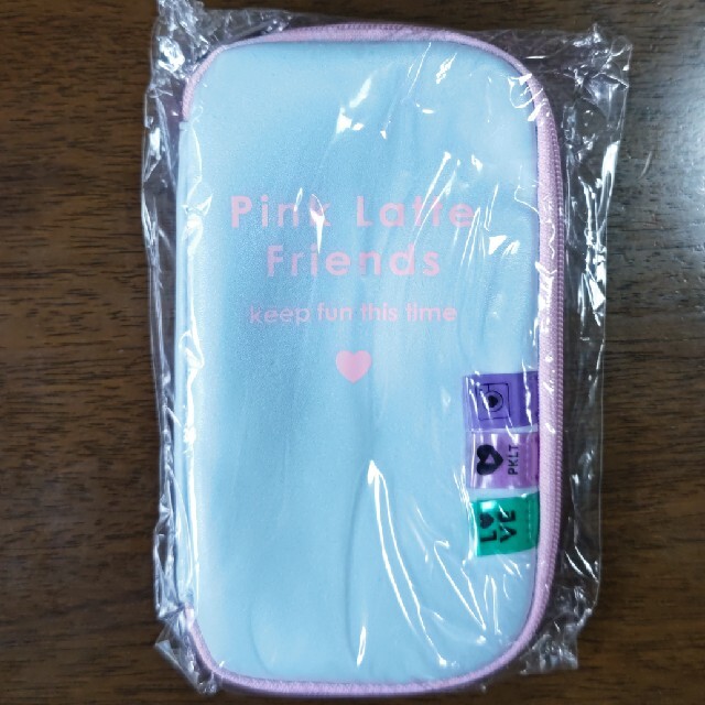 PINK-latte(ピンクラテ)の新品　ピンクラテ　ペタンコポーチ　ライトブルー レディースのファッション小物(ポーチ)の商品写真