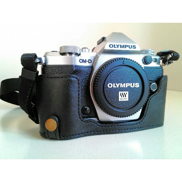 OLYMPUS OM−D E−M5 MarkⅡ SILVER Body