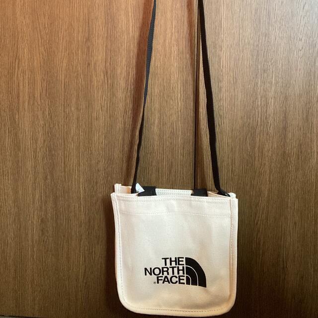 THE NORTH FACE(ザノースフェイス)の新品未使用　韓国正規品　ノースフェイス　トートバッグ　ショルダーバッグ　  レディースのバッグ(トートバッグ)の商品写真