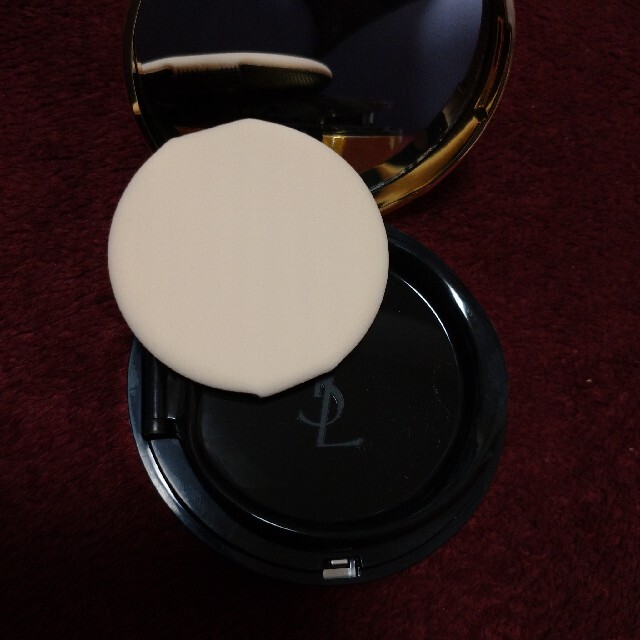 YSL アンクルドポールクッションN 25