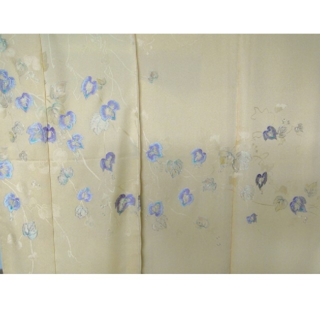 山口美術織物謹製・極細本手刺繍・蔦柄訪問着クリームイエロー 山口美術織物謹製・極細本手刺繍・蔦柄訪問着クリームイエロー