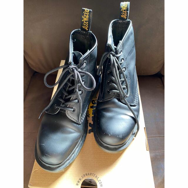 Dr.Martens ドクターマーチン 6ホール 黒ステッチ