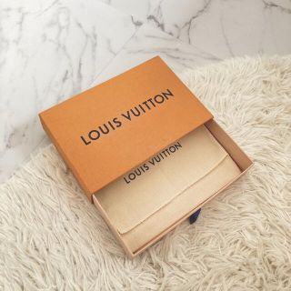 ルイヴィトン(LOUIS VUITTON)のLOUIS VUITTON スマホケース化粧箱(小物入れ)