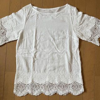 スローブイエナ(SLOBE IENA)の刺繍トップス(カットソー(半袖/袖なし))