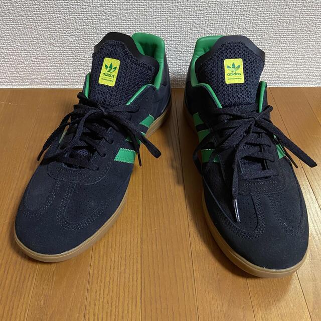 adidas スニーカー　緑