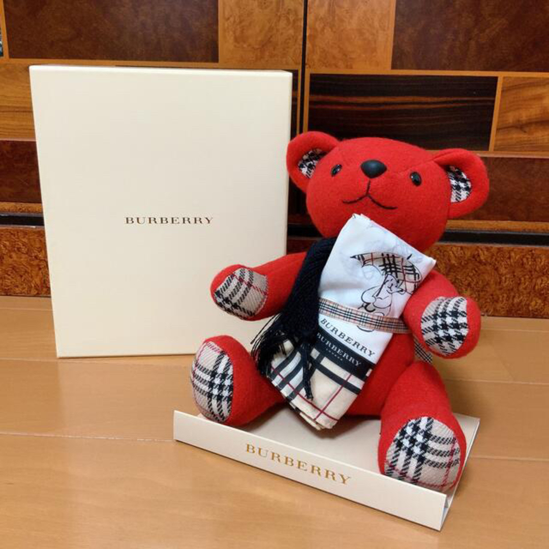 BURBERRY(バーバリー)のバーバリー　赤テディベア　ハンカチセット　お箱付き　未使用品 レディースのファッション小物(ハンカチ)の商品写真