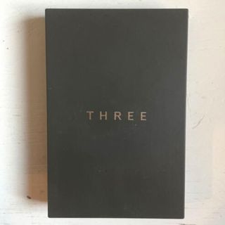 スリー(THREE)のTHREE プラスアイパレットLove is my guide美品(アイシャドウ)