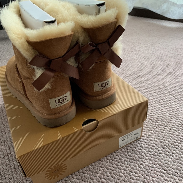 UGG - まりまま様専用 UGG アグ ムートンブーツ ベイリーボウの通販 by