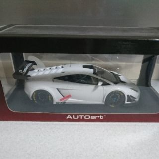 ランボルギーニ(Lamborghini)の1/18オートアートランボルギーニ今日まで出品(ミニカー)