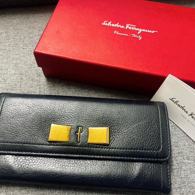 ✨極上品 箱付き✨Ferragamo ミニ財布 ガンチーニクロージャー 金具-